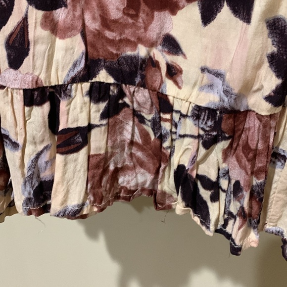 Altar’d State top - Picture 3 of 9